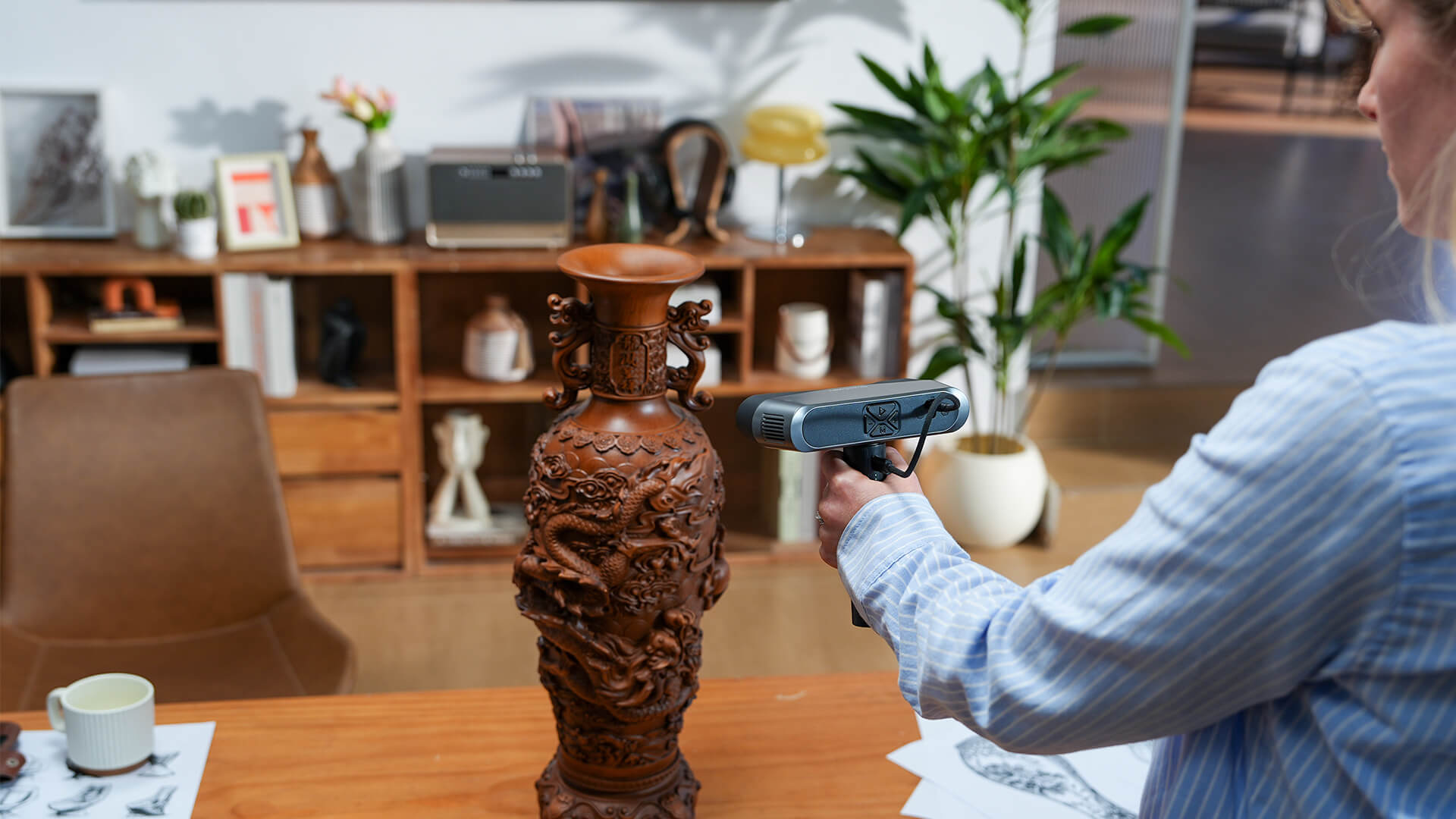 scanning antique vases
